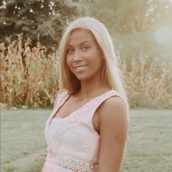 Meet your Posher, Shelby - Picture 5 of 7